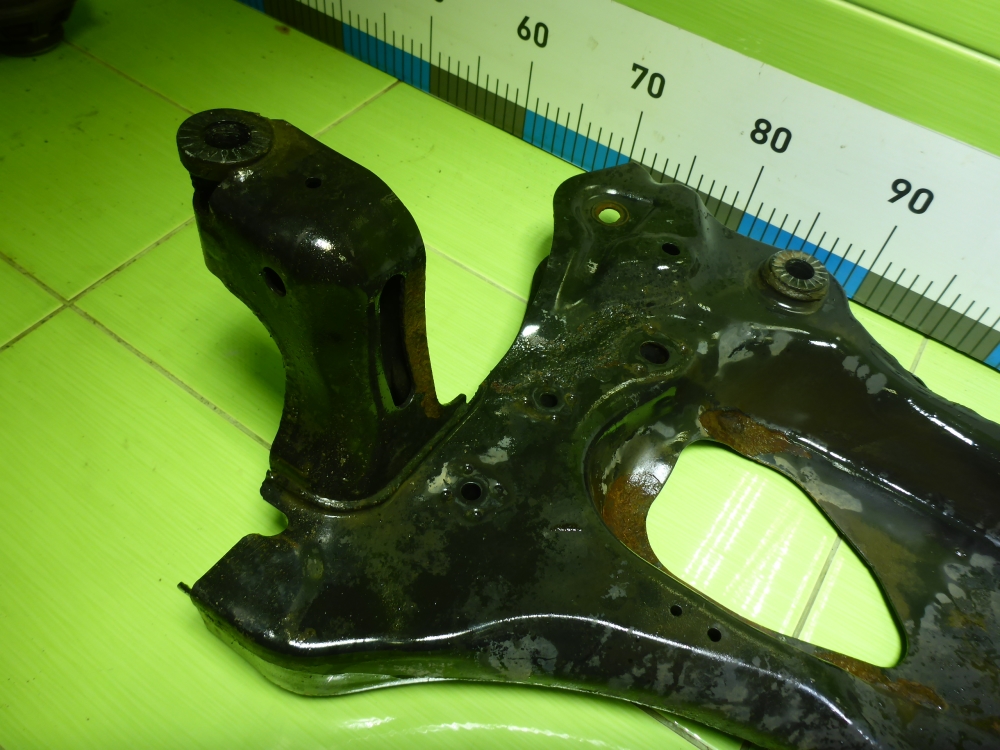 Балка подмоторная