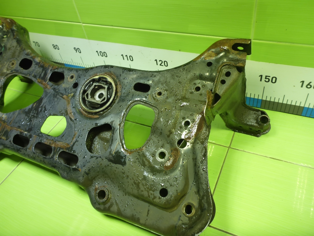 Балка подмоторная