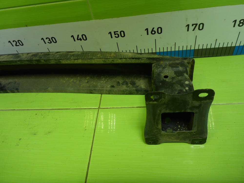 Усилитель заднего бампера