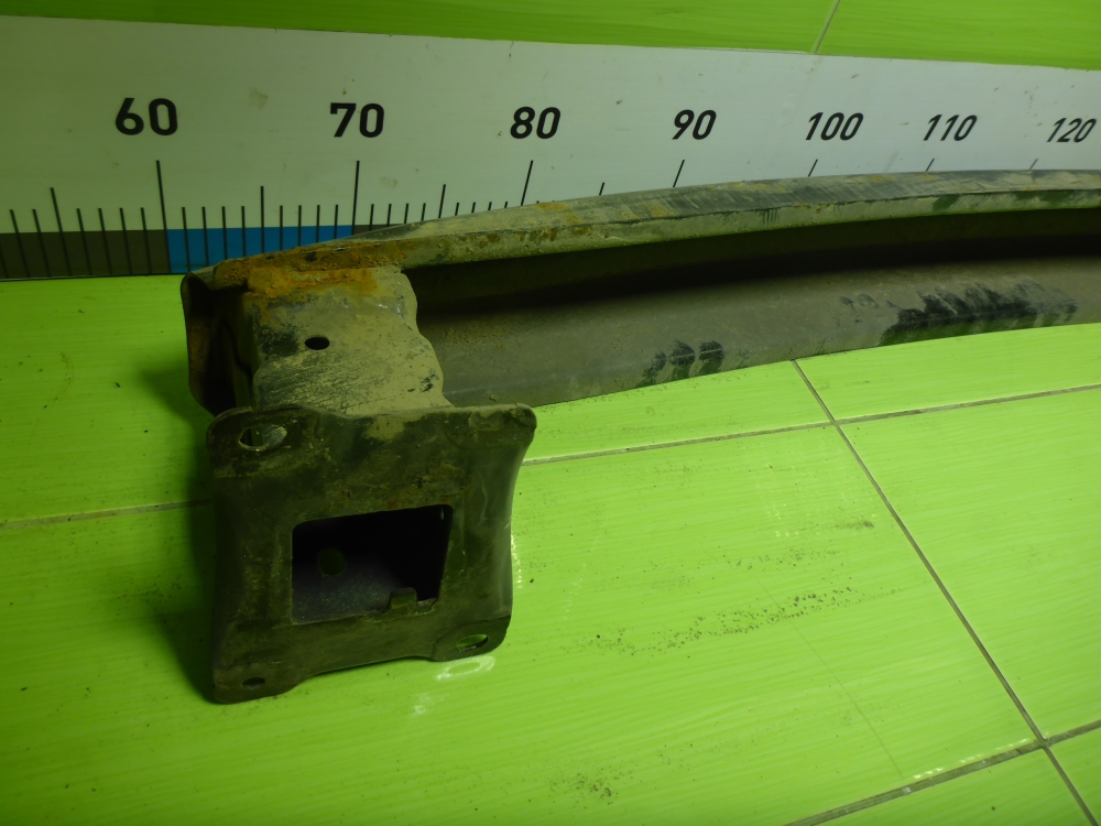 Усилитель заднего бампера