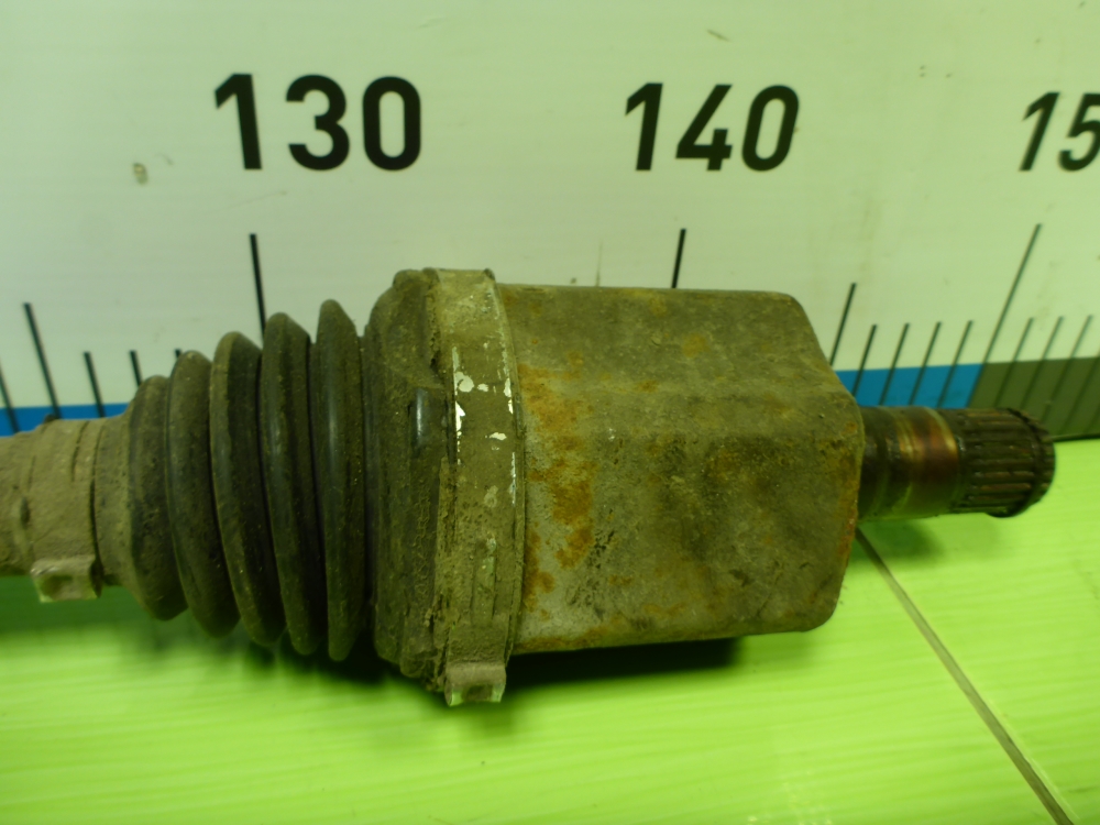 Полуось передняя левая