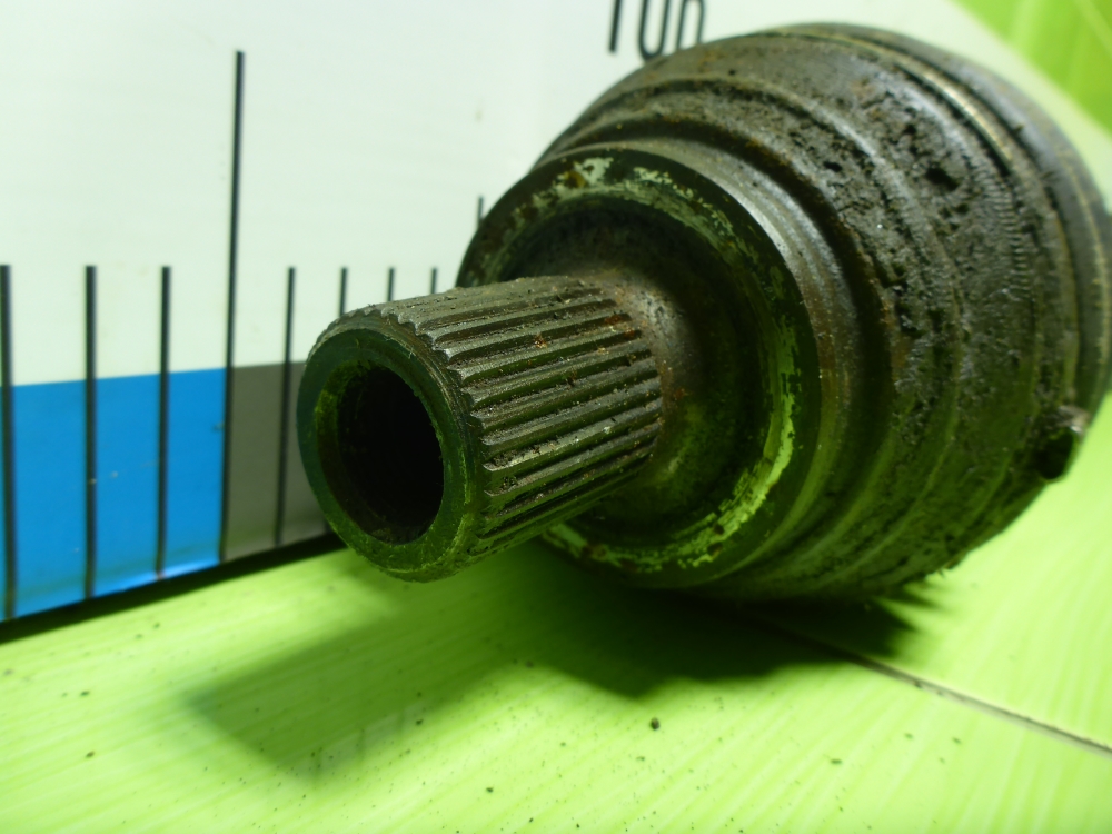 Полуось передняя левая