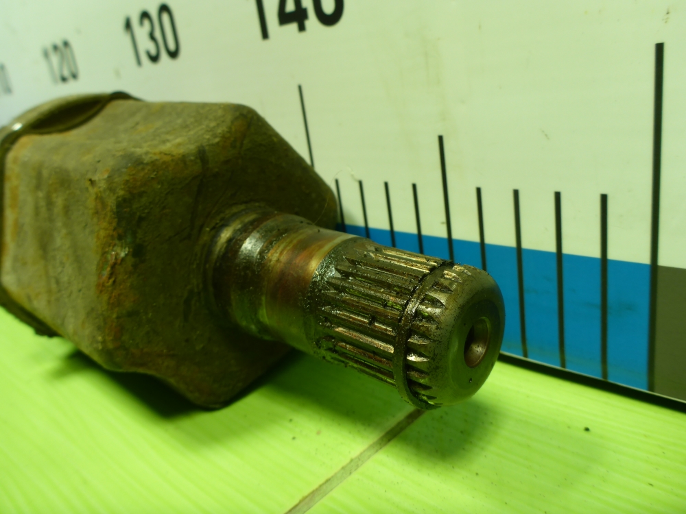 Полуось передняя левая