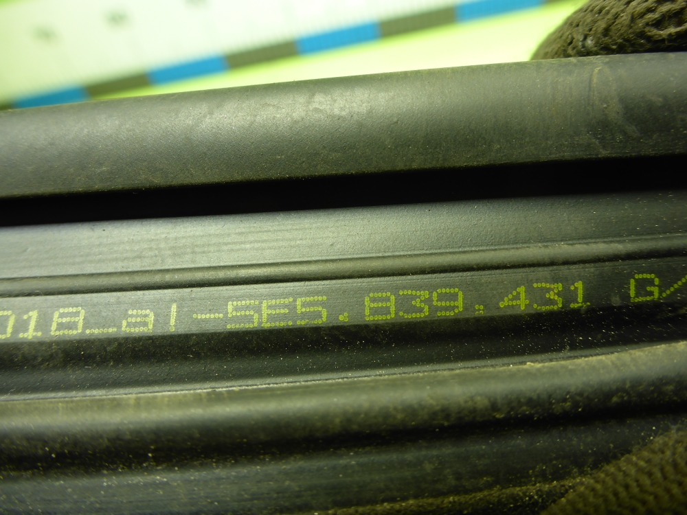 Уплотнитель стекла двери