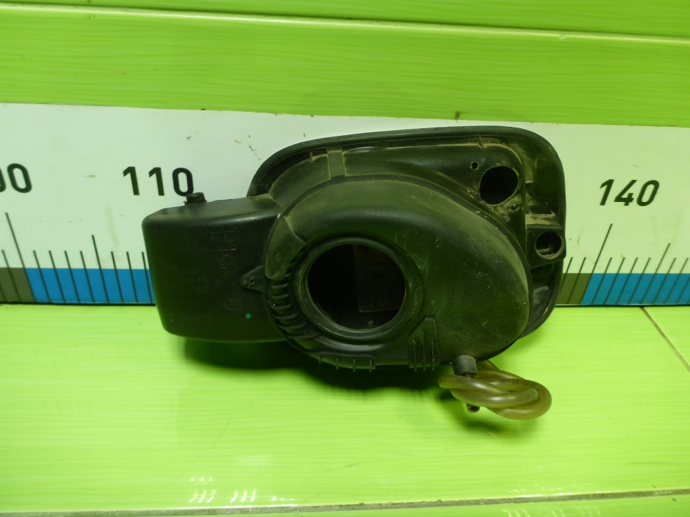 Лючок бензобака