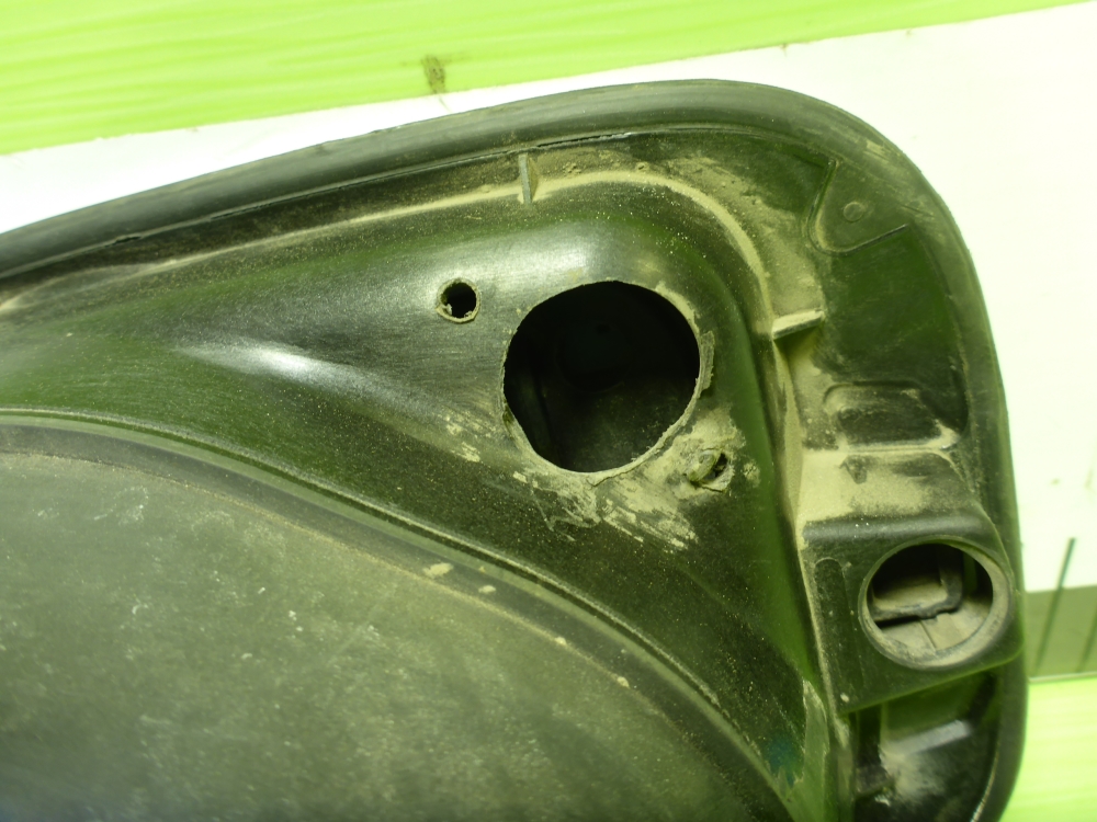 Лючок бензобака