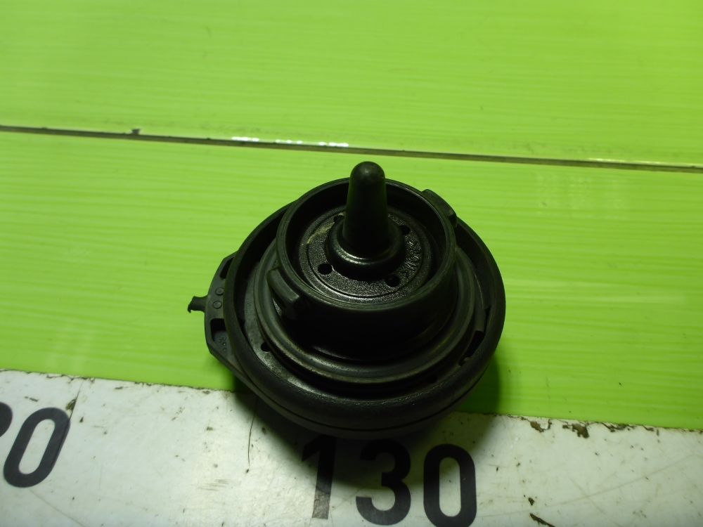 Крышка топливного бака