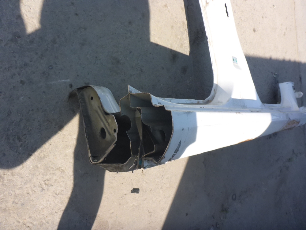 Порог со стойкой правый