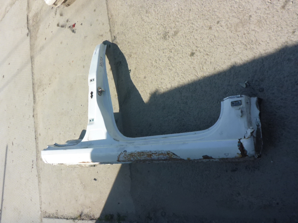 Порог со стойкой правый