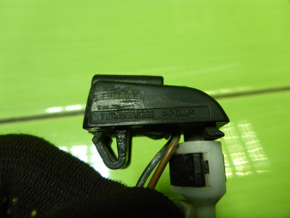 Форсунка омывателя лобового стекла