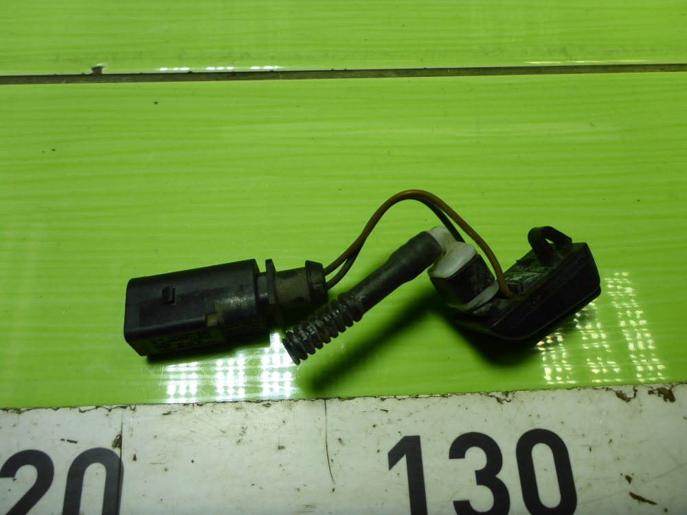 Форсунка омывателя лобового стекла