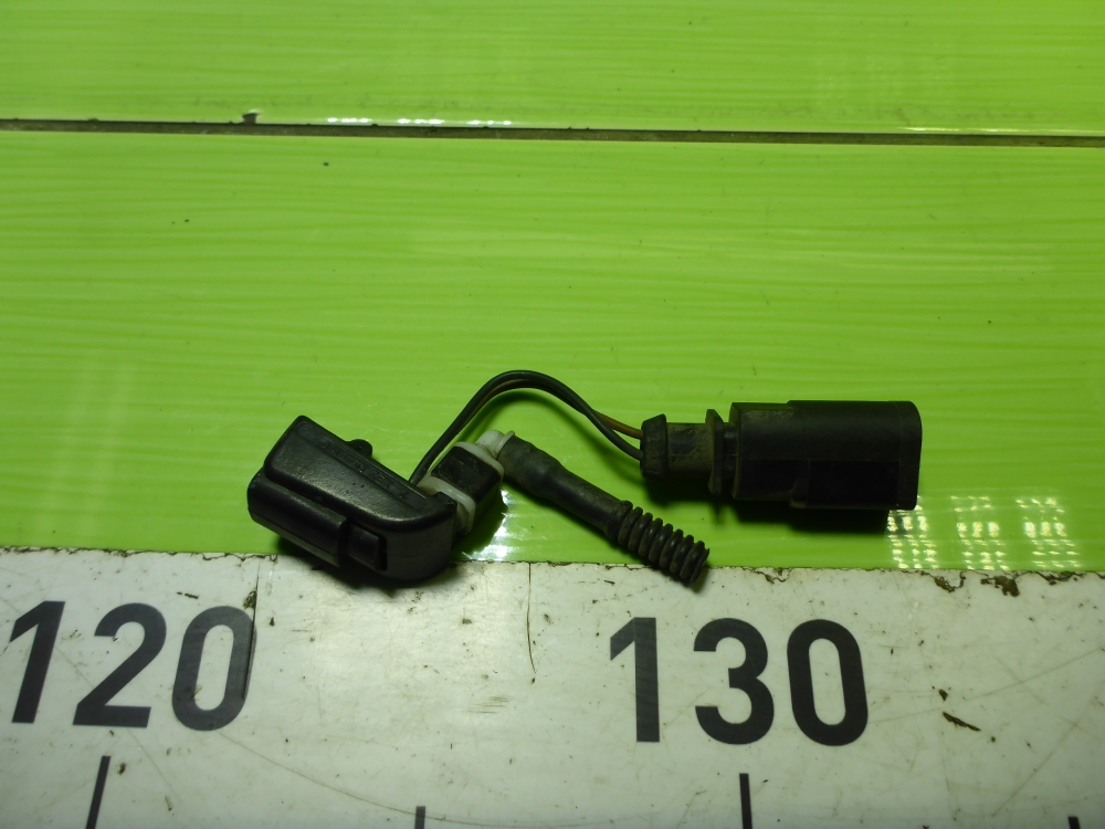 Форсунка омывателя лобового стекла