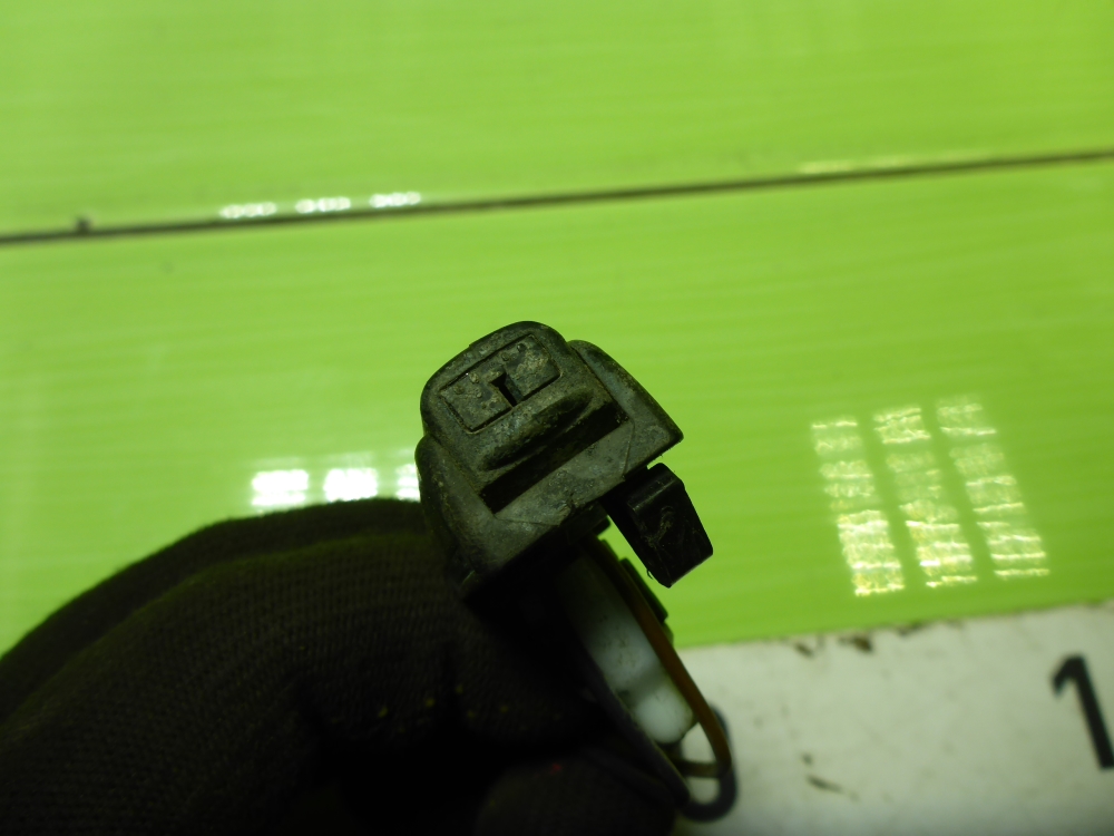 Форсунка омывателя лобового стекла