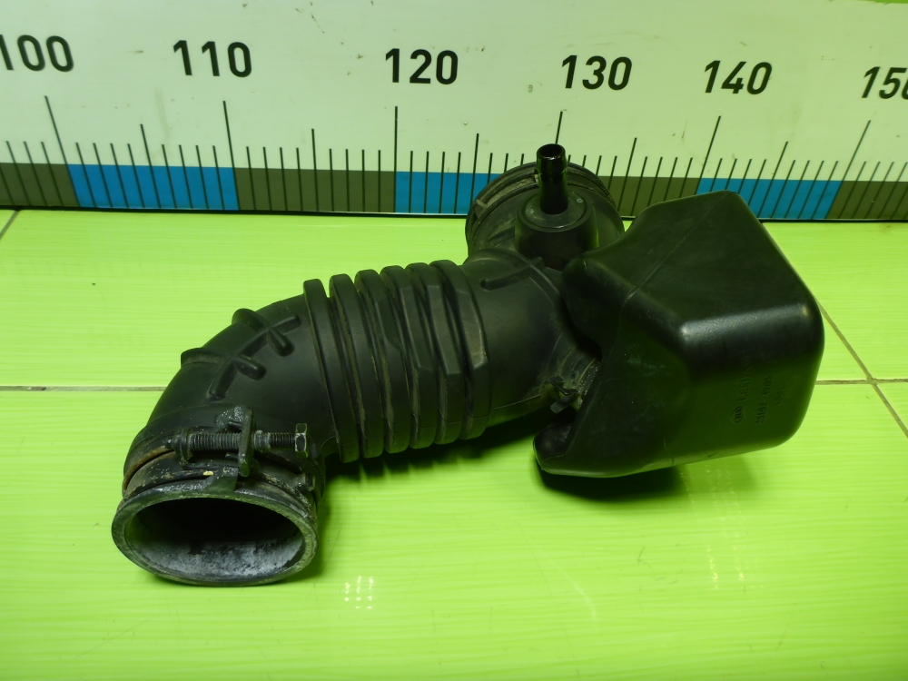 Патрубок воздушного фильтра