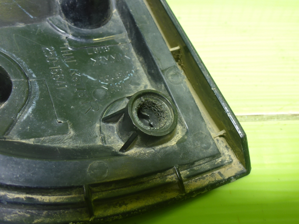 Отражатель в бампер задний правый