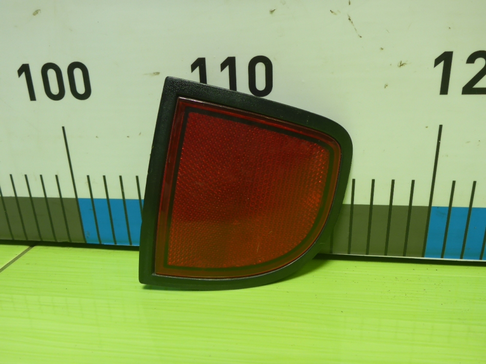 Отражатель в бампер задний правый