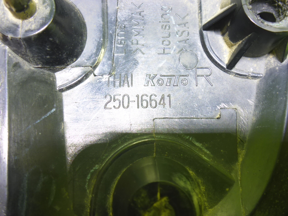 Отражатель в бампер задний правый