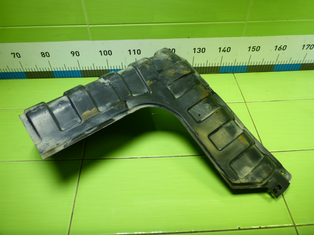 Пыльник двигателя боковой правый