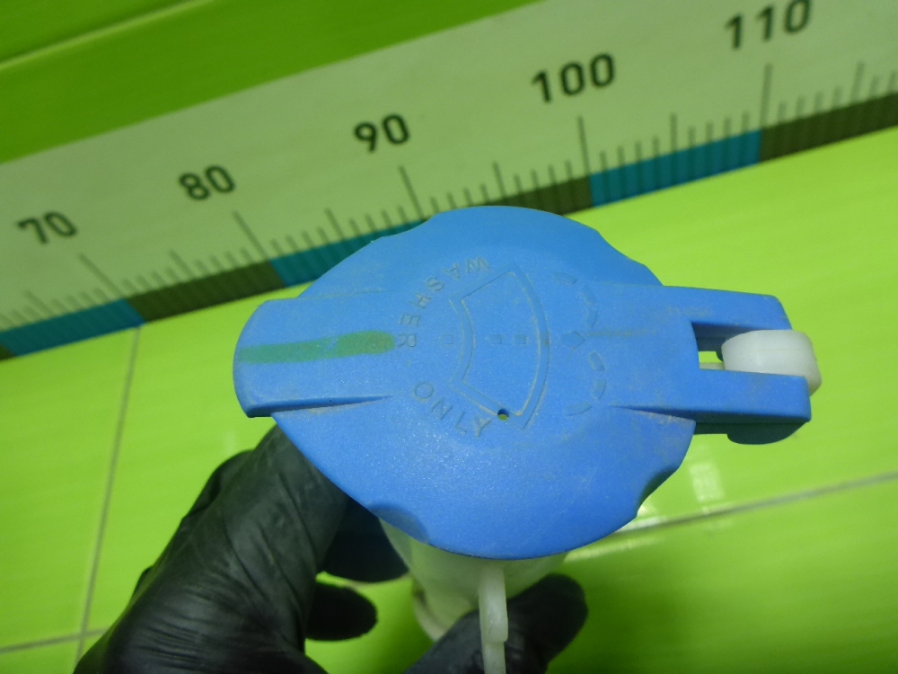 Горловина бачка омывателя