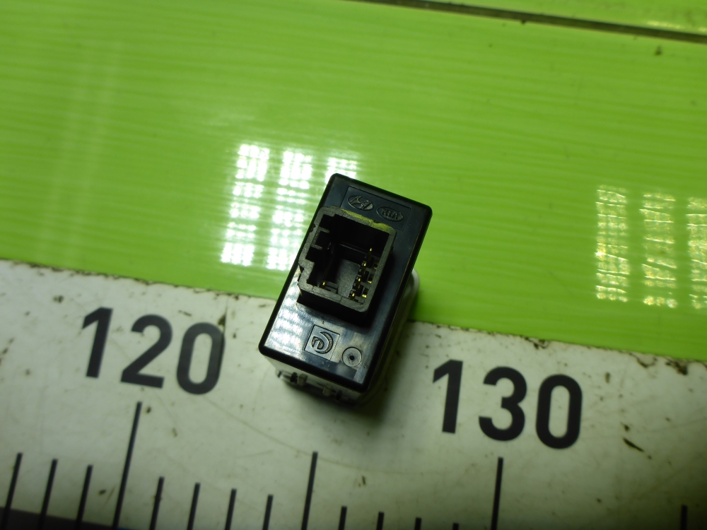 Кнопка корректора фар