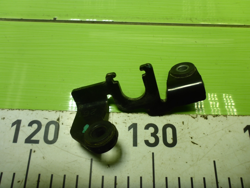 Кронштейн крепления троса КПП