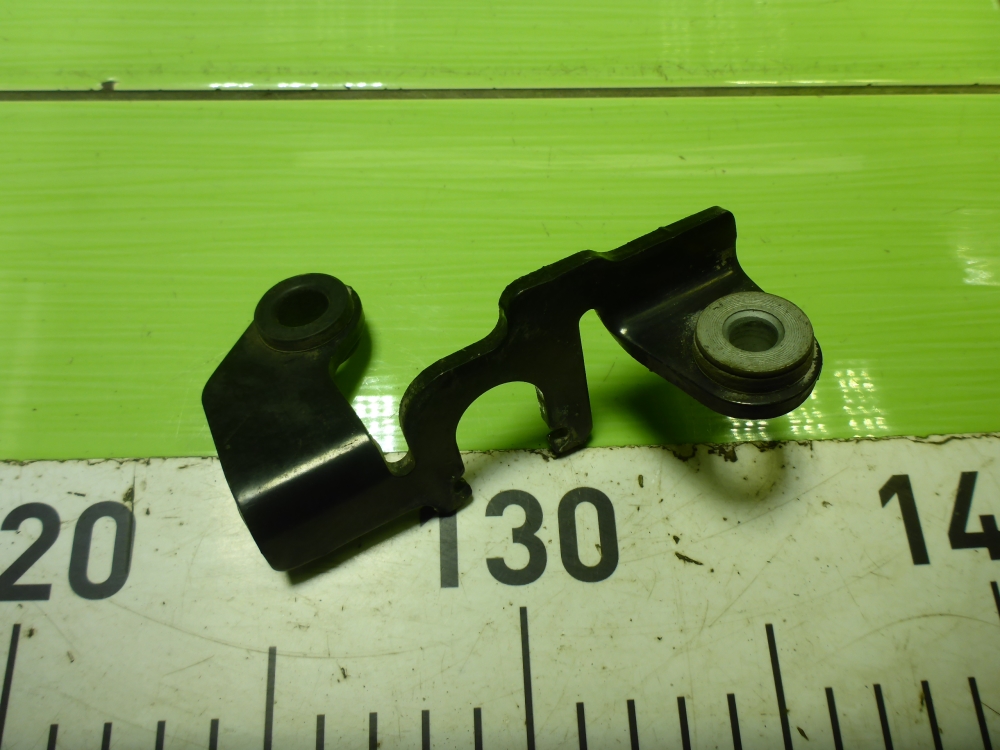 Кронштейн крепления троса КПП