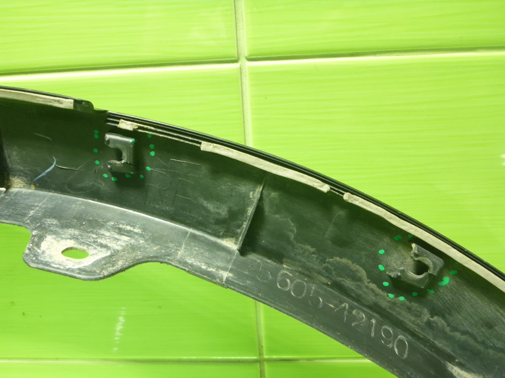 Накладка заднего крыла правого