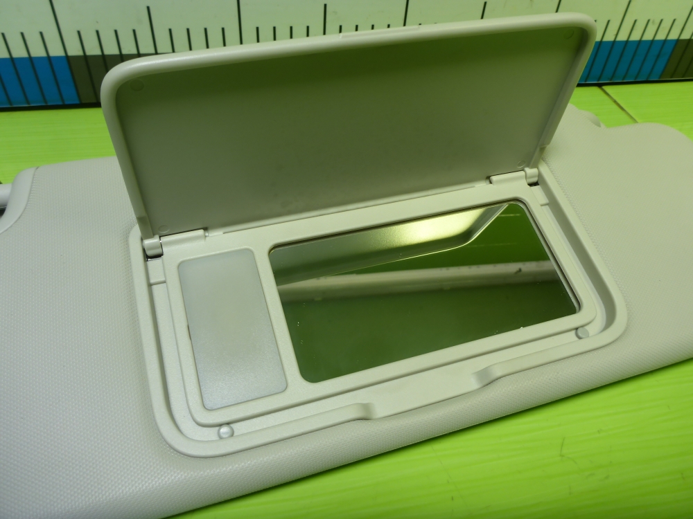 Козырек солнцезащитный