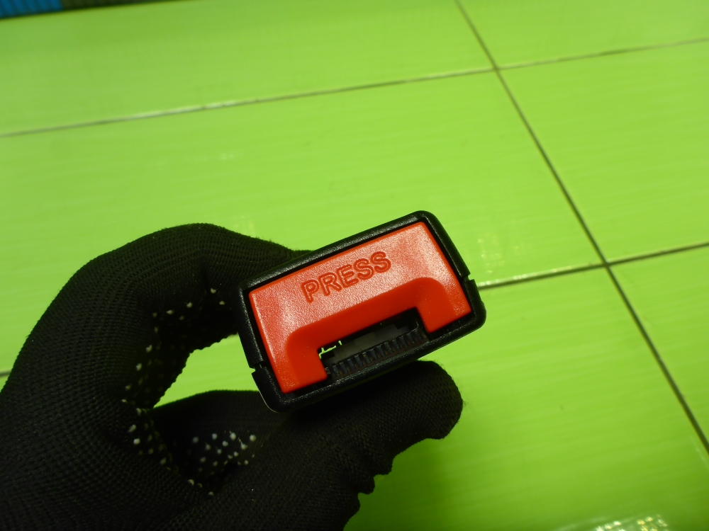 Ответная часть ремня безопасности