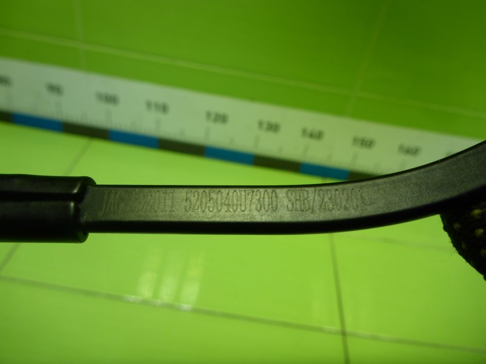 Поводок стеклоочистителя передний правый