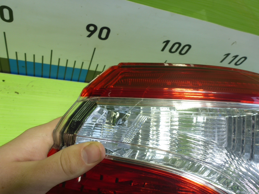 Фонарь задний наружный правый