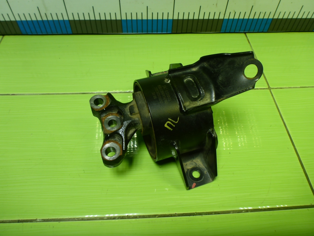 Опора КПП левая