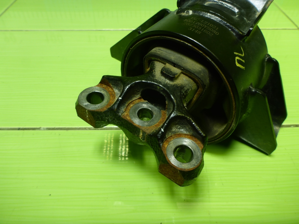 Опора КПП левая