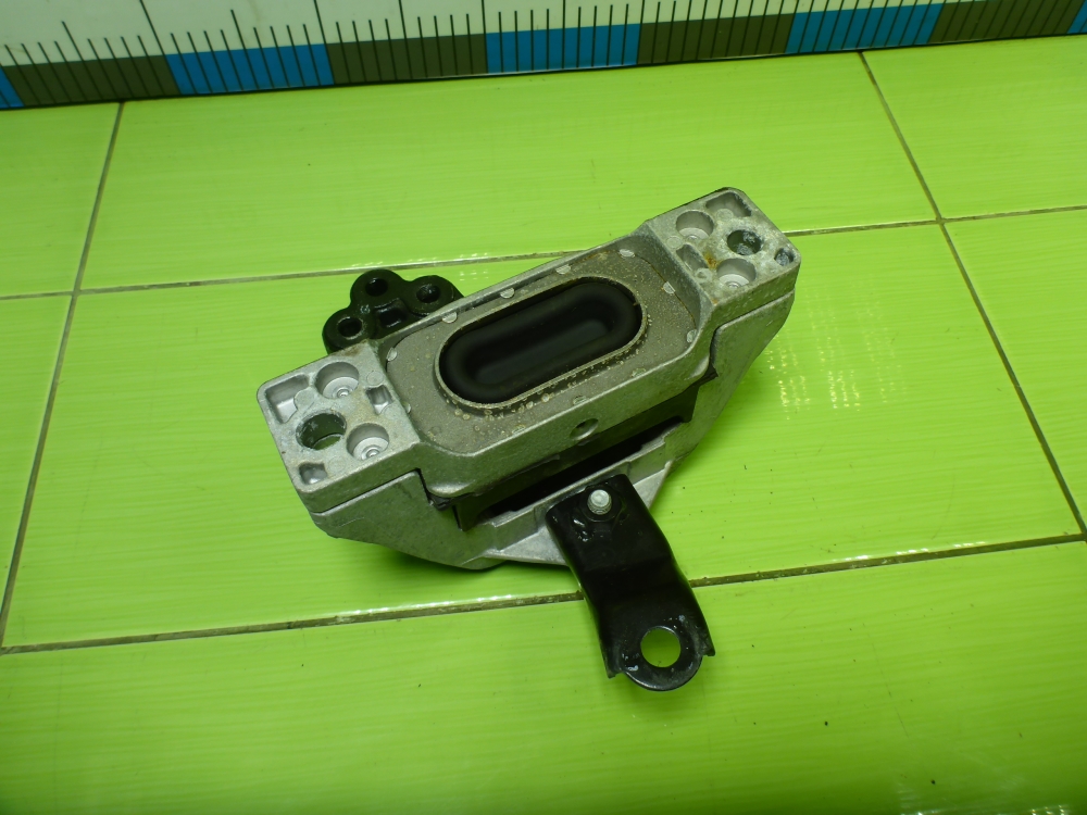 Опора двигателя правая