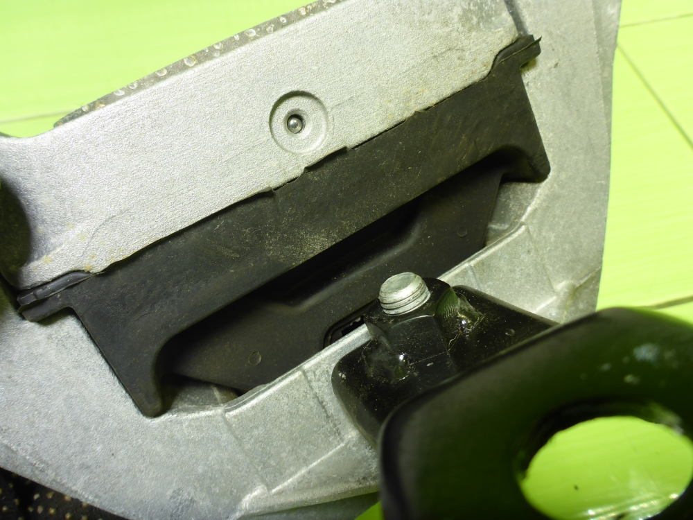 Опора двигателя правая