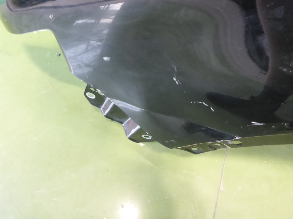 Крыло переднее левое