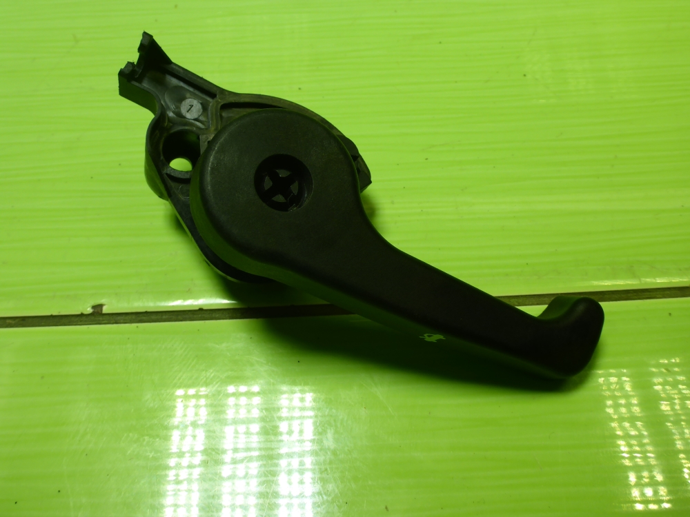 Ручка открывания капота