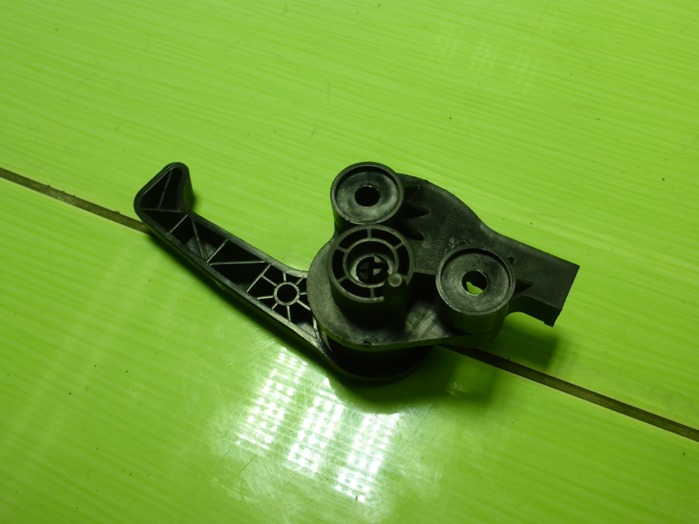 Ручка открывания капота