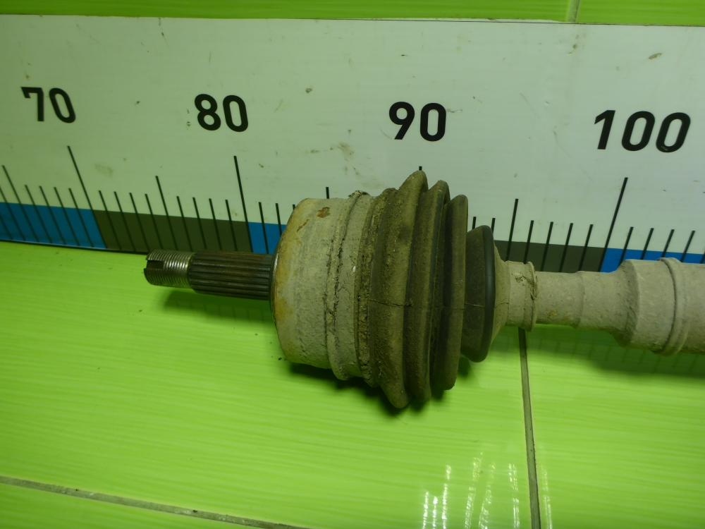 Полуось передняя правая