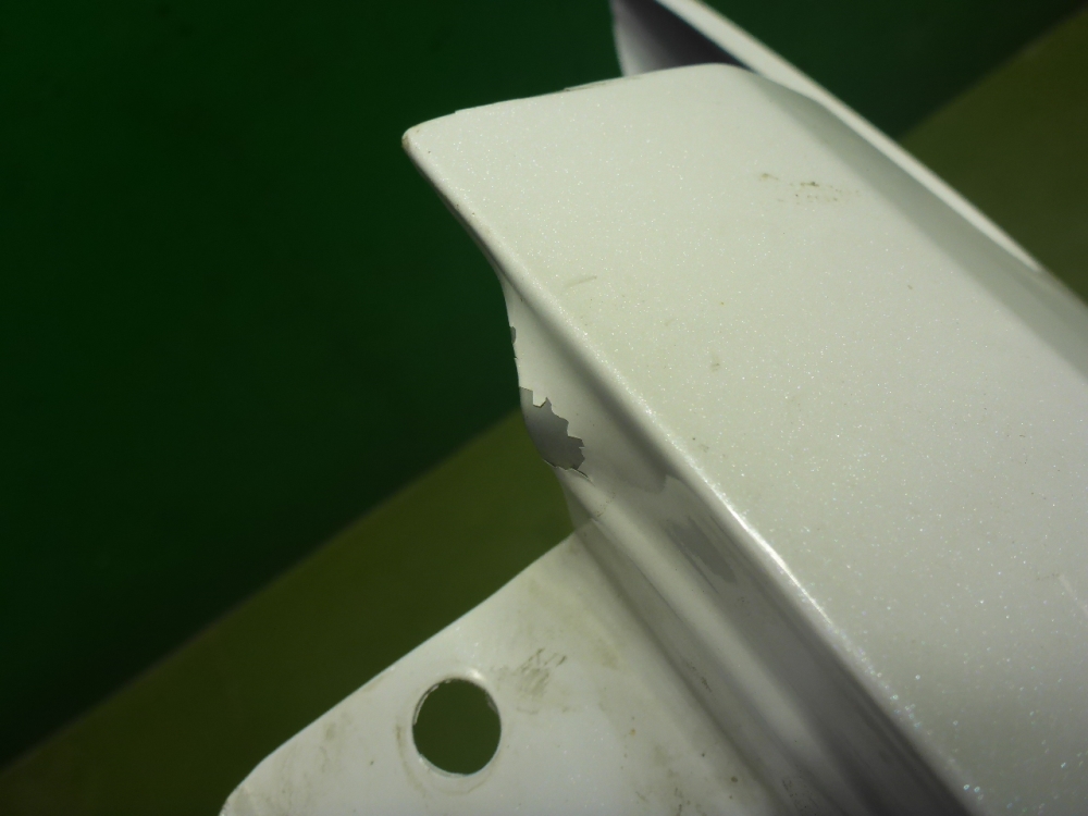 Крыло переднее правое