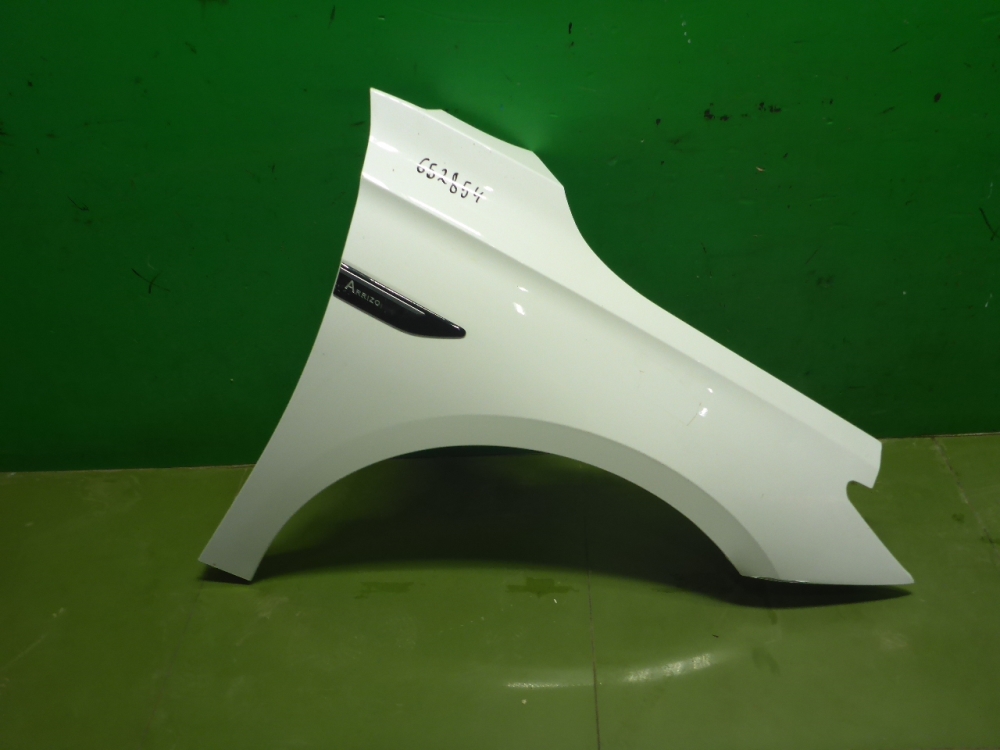 Крыло переднее правое