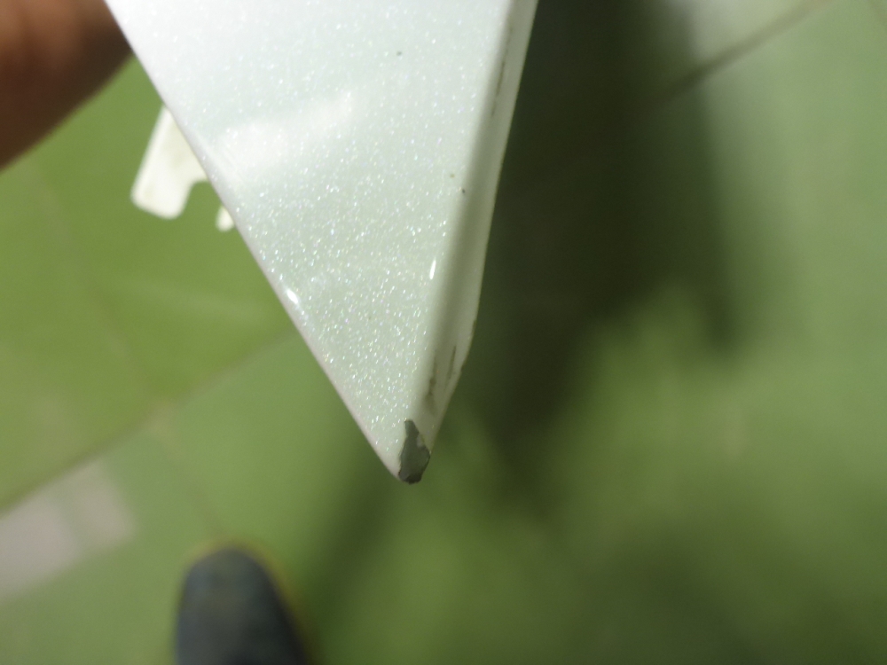 Крыло переднее правое