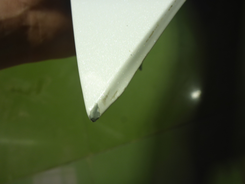 Крыло переднее правое