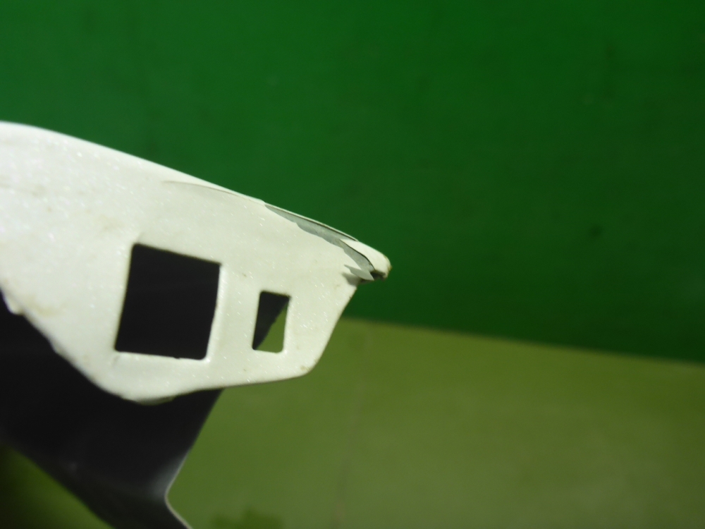 Крыло переднее правое