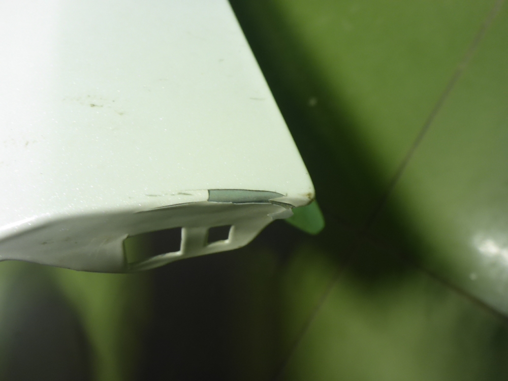 Крыло переднее правое