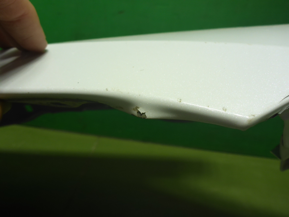 Крыло переднее правое