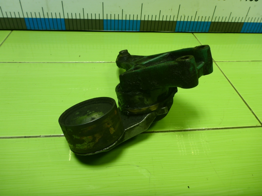 Кронштейн ролика-натяжителя руч. ремня