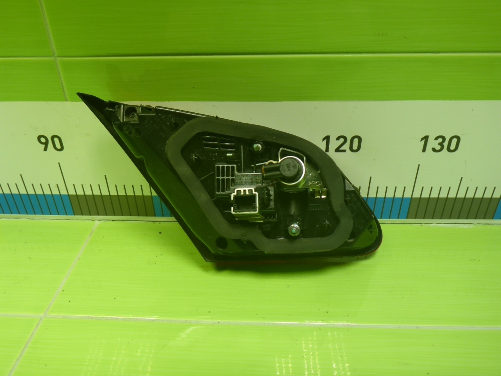 Фонарь задний внутренний правый