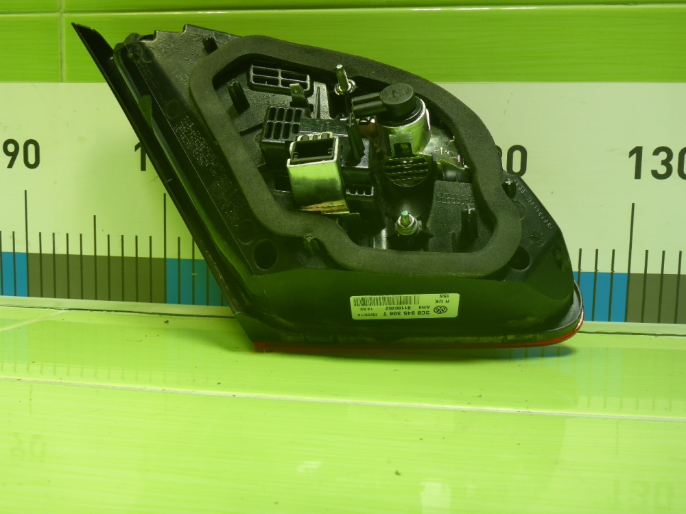 Фонарь задний внутренний правый