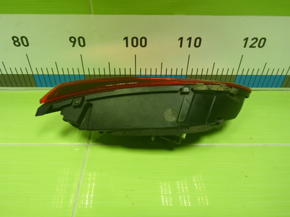 Фонарь задний внутренний правый